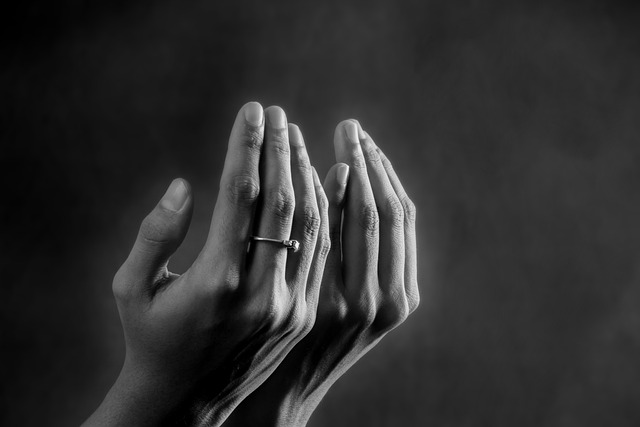 pray-6268224_640